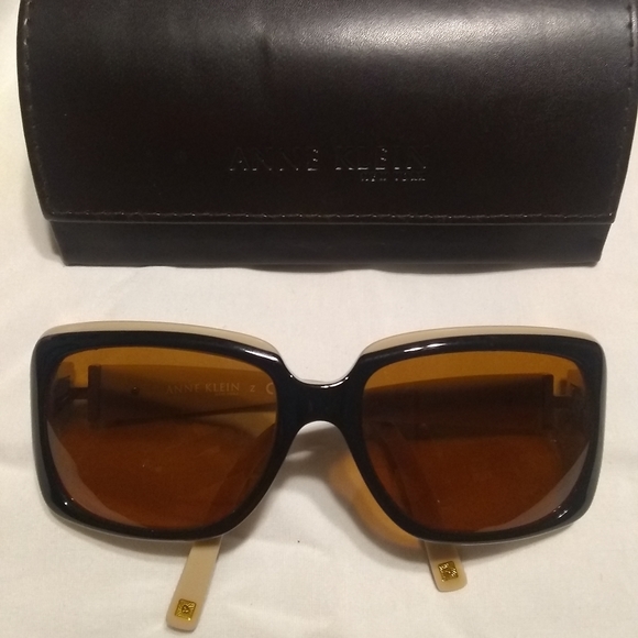 Anne Klein New York sunglasses/case main image 9